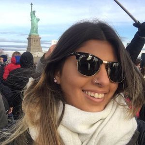 Meet your Posher, Antigona